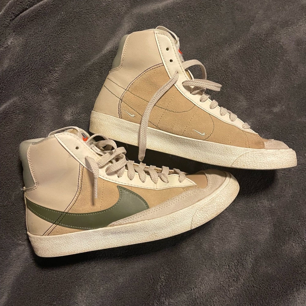 Nike Women’s high top Blazer Sneakers - Beige and Olive